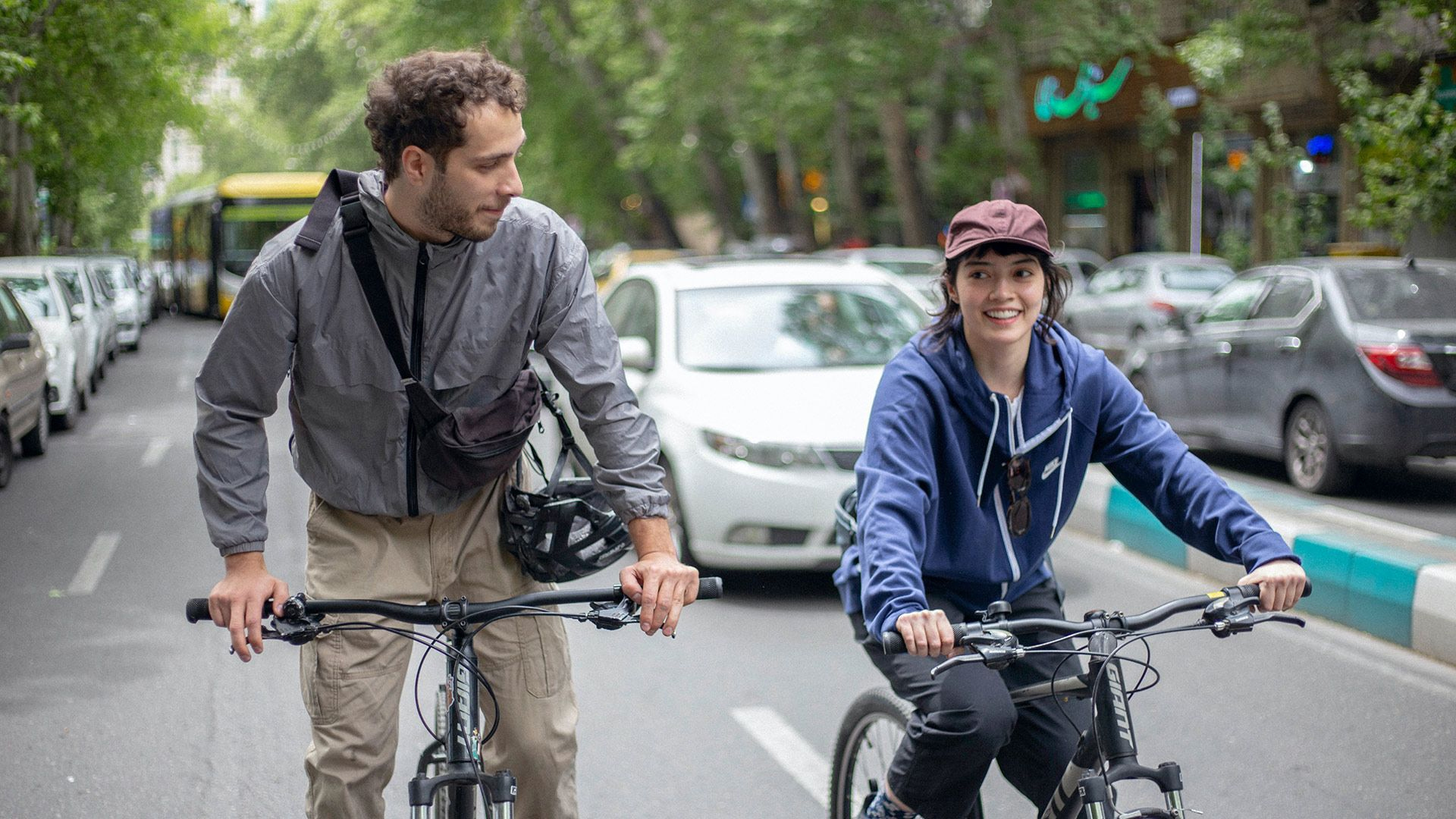 Inside Amir - Daroon-e Amir